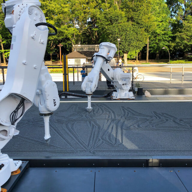 上野公園に4台のロボットが出没03
